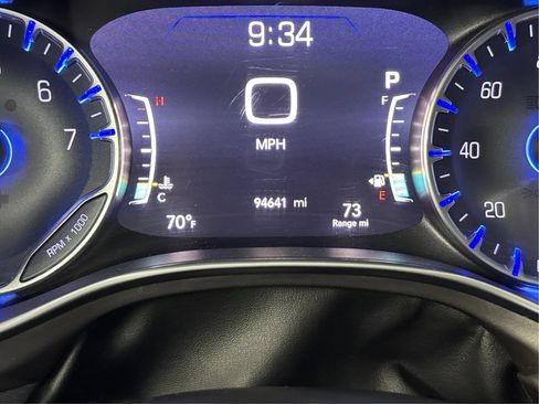 Used 2017 Chrysler Pacifica Limited FWD image 49