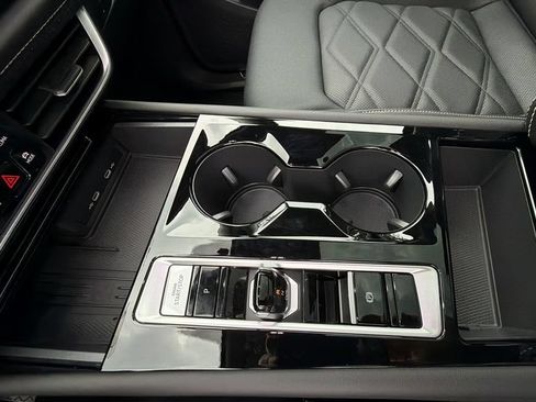 New 2026 Volkswagen Atlas SE FWD image 14