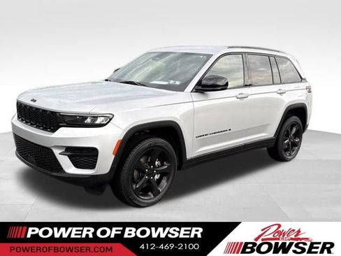 Used 2023 Jeep Grand Cherokee Altitude AWD/4WD image 1