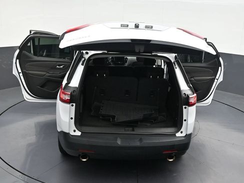 Used 2021 Chevrolet Traverse LT FWD image 36