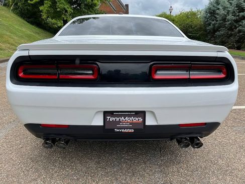 Used 2015 Dodge Challenger R/T w/ Quick Order Package 22B R/T RWD image 41