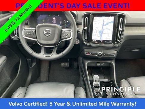 Certified 2023 Volvo XC40 B5 Plus w/ Protection Package Premier image 17