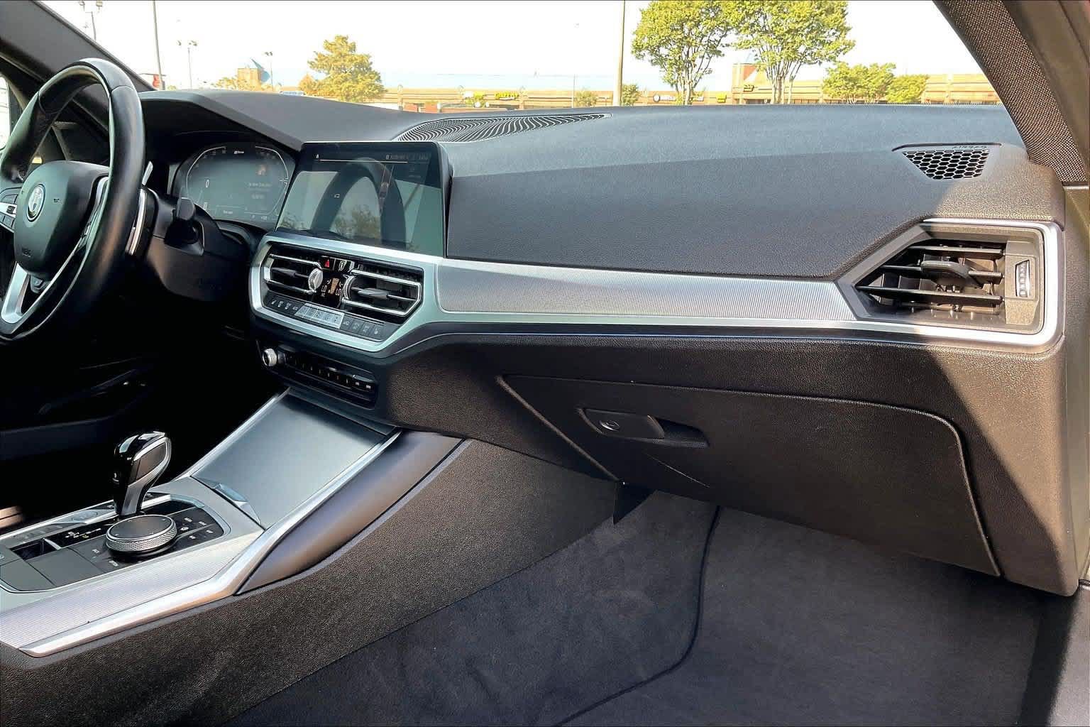 Used 2022 BMW 330e xDrive AWD/4WD image 5