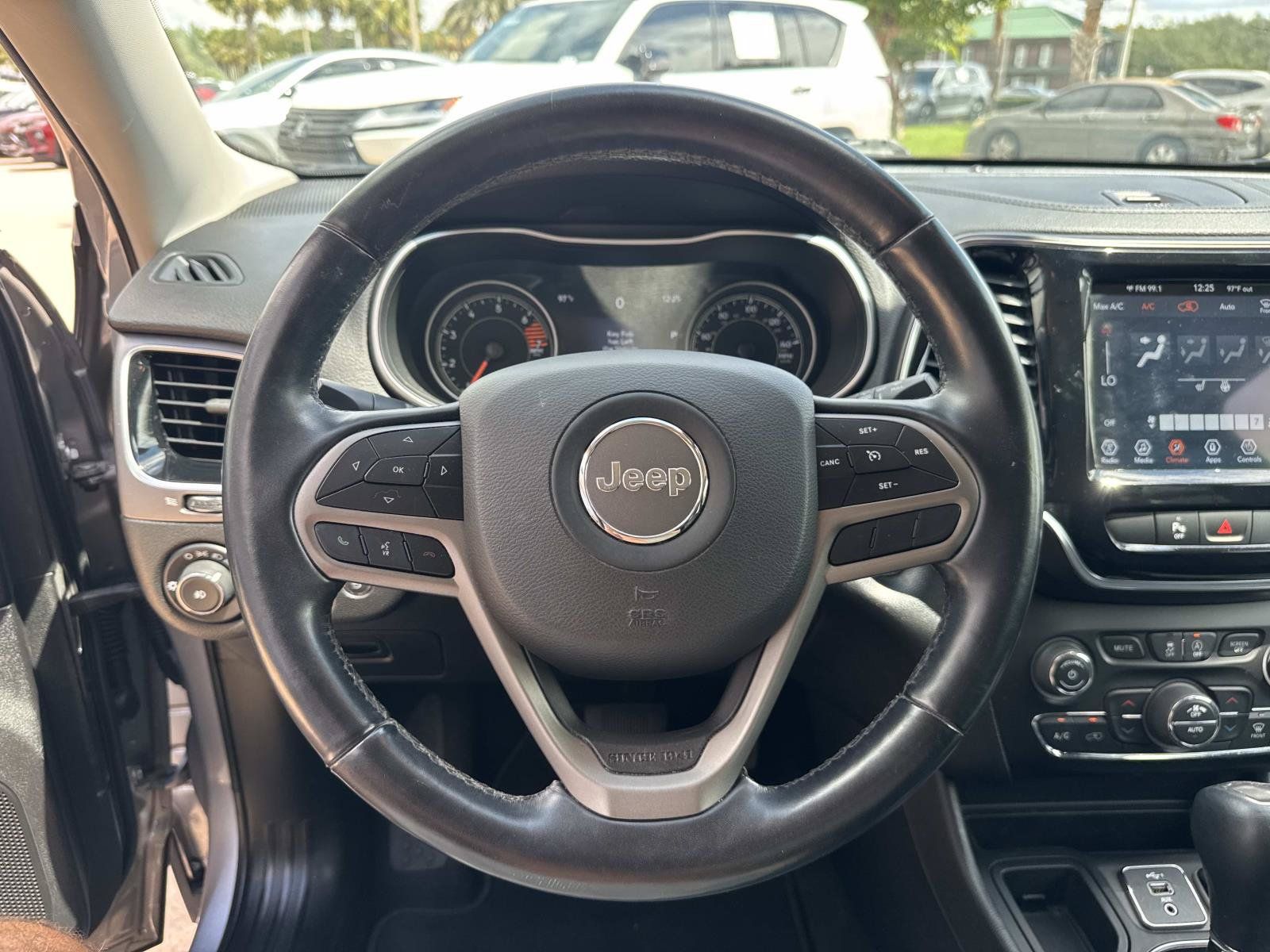 Used 2020 Jeep Cherokee Limited FWD image 34
