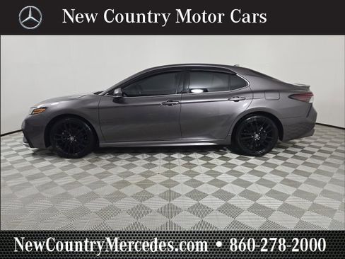 Used 2023 Toyota Camry XSE image 4
