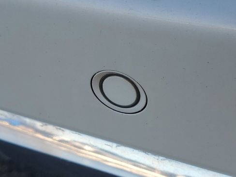 Used 2019 Chrysler Pacifica Limited image 43