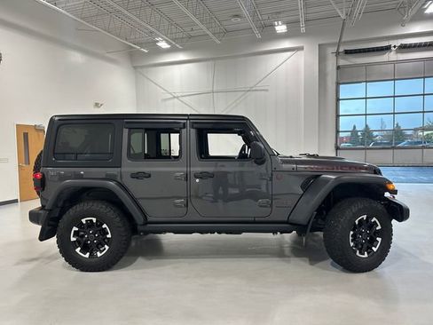 Used 2024 Jeep Wrangler Unlimited Rubicon w/ Dual Top Group AWD/4WD image 5
