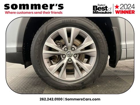 Used 2014 Toyota Highlander XLE image 25