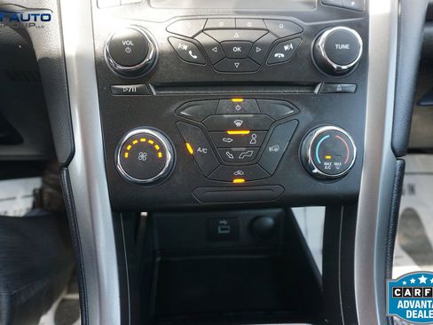 Used 2017 Ford Fusion SE FWD image 31