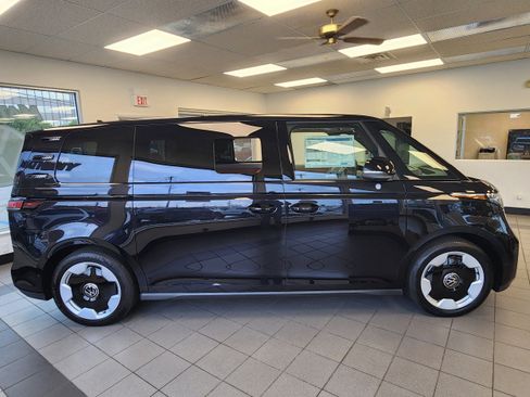 New 2025 Volkswagen ID. Buzz Pro S Plus image 4