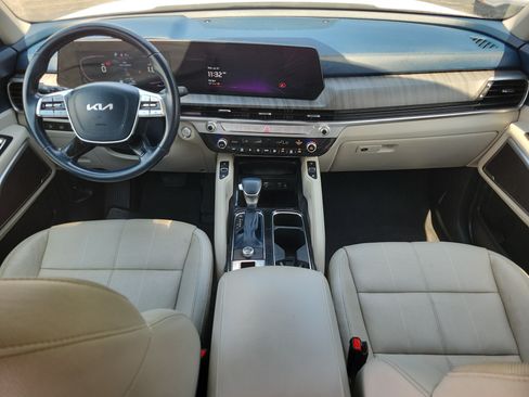 Used 2024 Kia Telluride EX w/ EX Captain's Chair Package FWD image 14