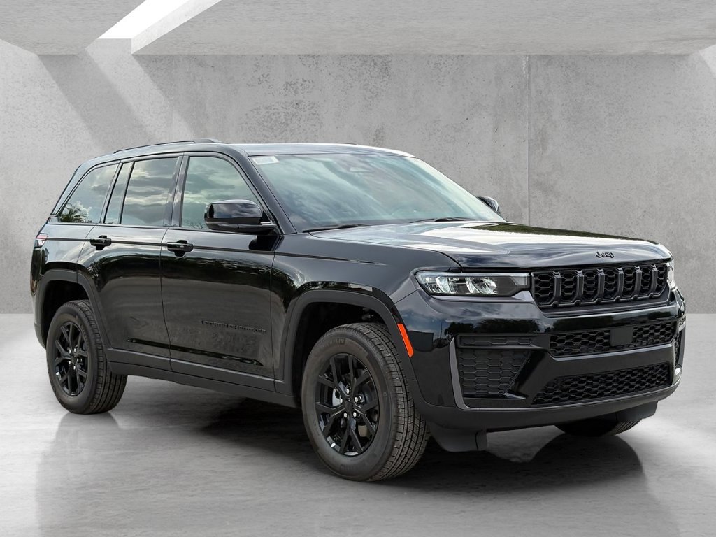 New 2026 Jeep Grand Cherokee Altitude RWD image 3