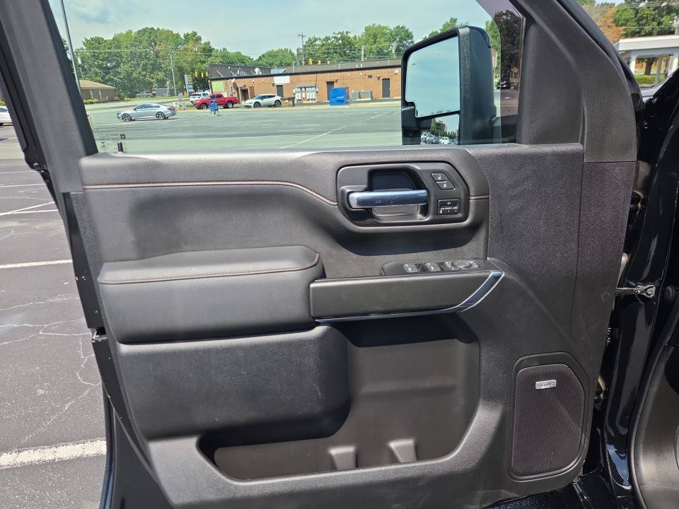 Used 2022 GMC Sierra 2500 AT4 w/ AT4 Preferred Package AWD/4WD image 35