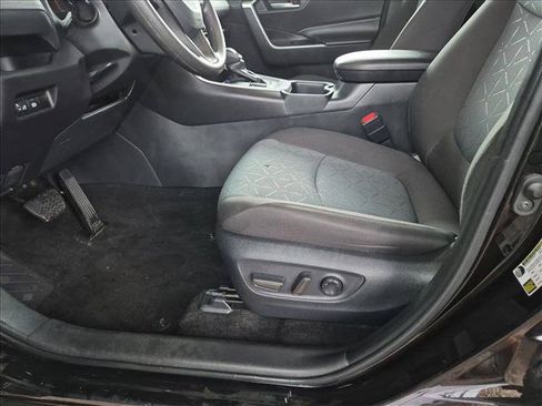 Certified 2025 Toyota RAV4 XLE AWD/4WD image 16