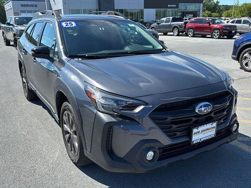 Used 2025 Subaru Outback Onyx Edition AWD/4WD image 1