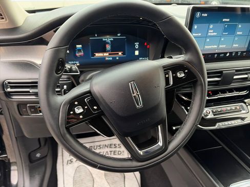 Used 2023 Lincoln Corsair AWD image 26