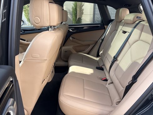 Used 2024 Porsche Macan image 31