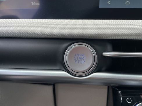 New 2026 Hyundai Tucson Limited image 37