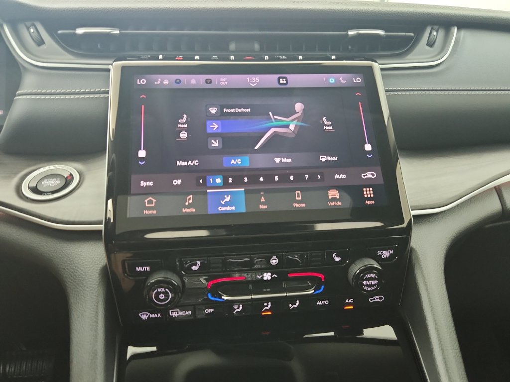 Certified 2023 Jeep Grand Cherokee Limited AWD/4WD image 30