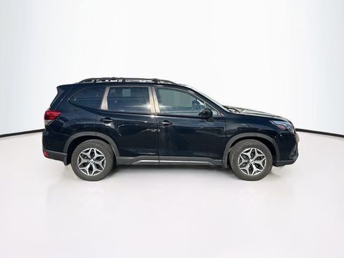 Used 2023 Subaru Forester Premium image 20