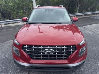 Used 2022 Hyundai Venue SEL w/ Cargo Package FWD video 2