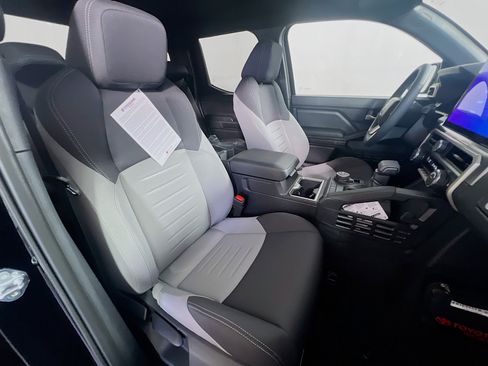 New 2025 Toyota Tacoma TRD Off-Road image 31