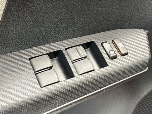 Used 2015 Toyota RAV4 XLE image 25