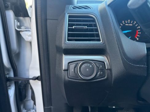 Used 2018 Ford Explorer XLT image 17