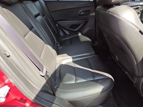 Used 2018 Chevrolet Trax Premier FWD image 27