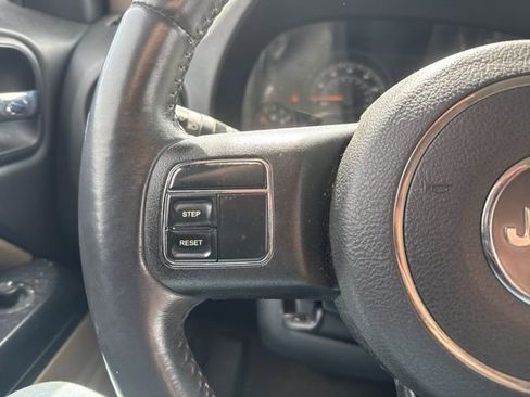 Used 2015 Jeep Patriot High Altitude AWD/4WD image 22