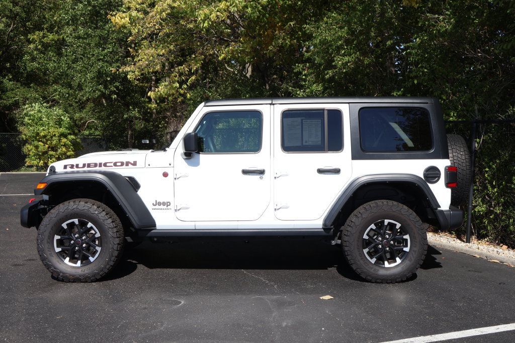 Used 2025 Jeep Wrangler Unlimited Rubicon AWD/4WD image 4