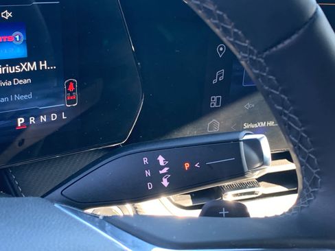 New 2025 Chevrolet Equinox LT w/ Midnight Edition image 18