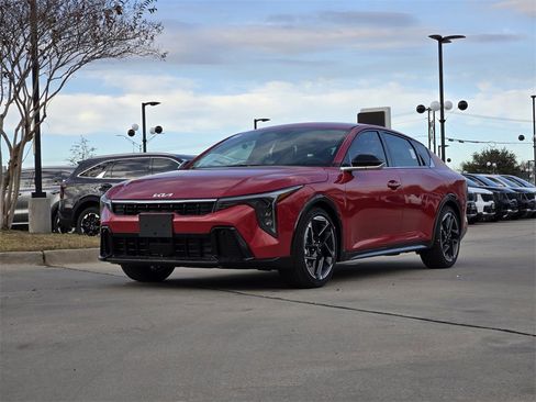 New 2025 Kia K4 GT-Line image 2