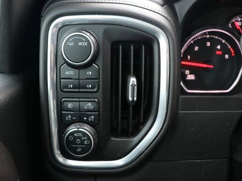 Used 2022 Chevrolet Silverado 3500 LTZ w/ LTZ Convenience Package image 20