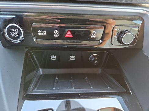 Certified 2025 Audi Q5 Prestige image 14