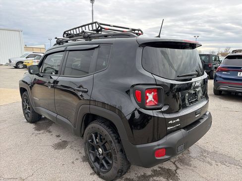 Used 2023 Jeep Renegade Latitude w/ Sun & Fun Group image 7