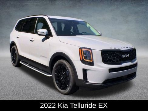 Used 2022 Kia Telluride EX w/ EX Premium Package image 3