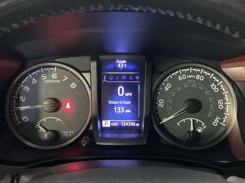 Used 2018 Toyota Tacoma TRD Off-Road image 11