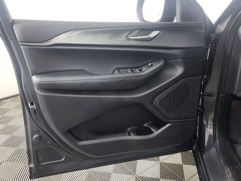 New 2025 Jeep Grand Cherokee Laredo w/ Luxury Tech Group I image 13