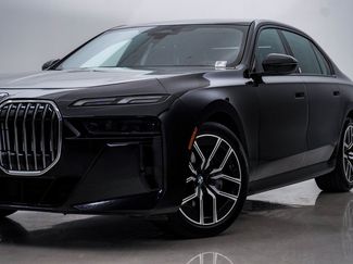 Used 2025 BMW 740i xDrive video 2