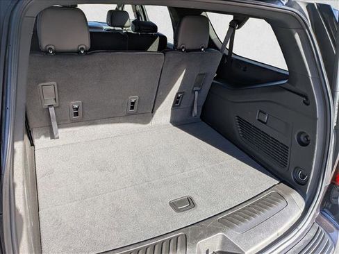 Used 2023 GMC Yukon XL SLT image 19