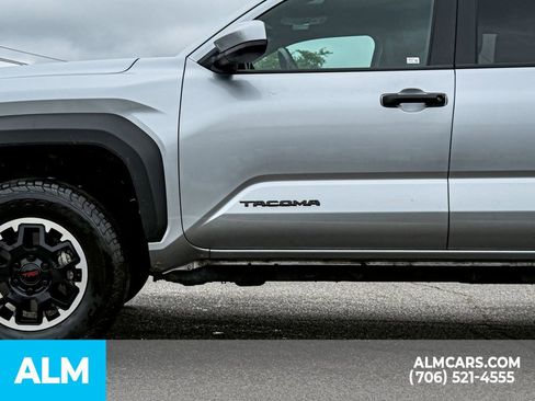 Used 2024 Toyota Tacoma TRD Off-Road AWD/4WD image 9