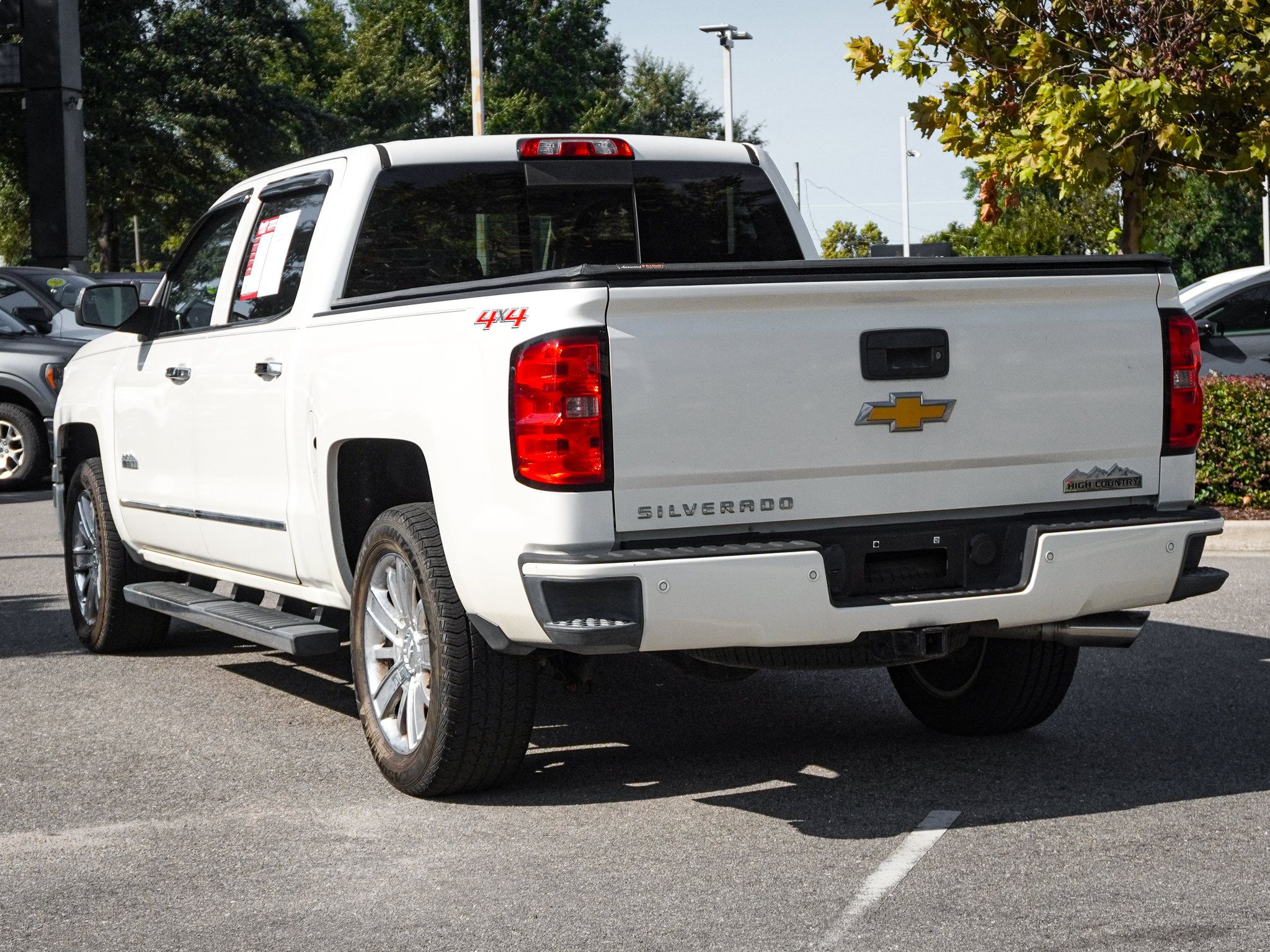 Used 2015 Chevrolet Silverado 1500 High Country w/ High Country Premium Package AWD/4WD image 8