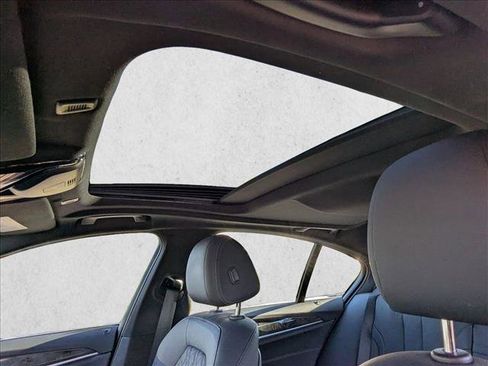 Used 2023 BMW 530i w/ Premium Package image 16