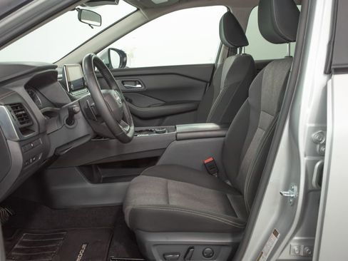 Used 2025 Nissan Rogue SV AWD/4WD image 7