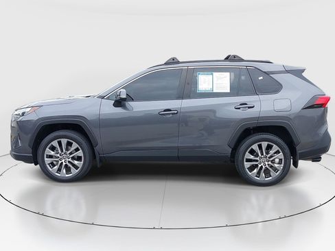 Used 2022 Toyota RAV4 XLE Premium FWD image 8
