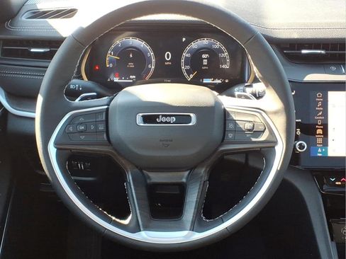 New 2026 Jeep Grand Cherokee L Limited w/ Limited Altitude Package AWD/4WD image 16