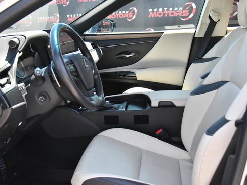 Used 2023 Lexus ES 300h w/ Premium Package FWD image 18