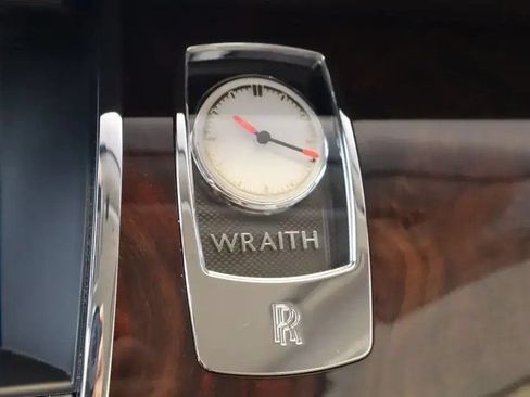 Used 2016 Rolls-Royce Wraith RWD image 21