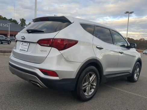 Used 2017 Hyundai Santa Fe Sport image 4